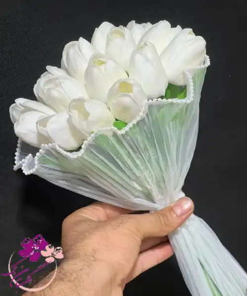 دسته گل عروس لاله