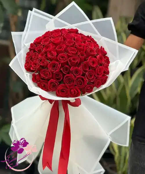دسته گل رز قرمز بزرگ