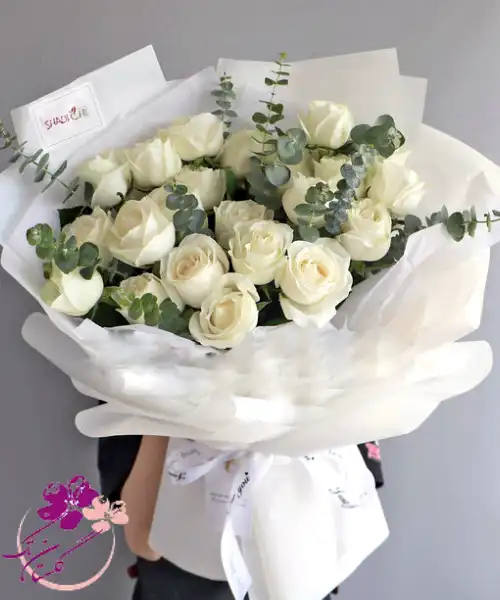 دسته گل رز سفید